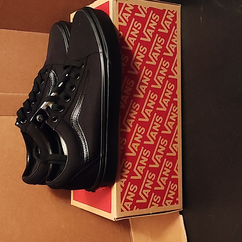 Vans - Picture 4 of 5